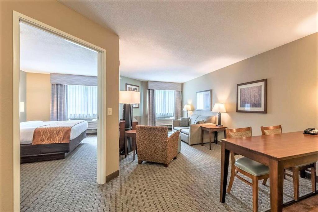 Amerivu Inn And Suites - Chisago City מראה חיצוני תמונה