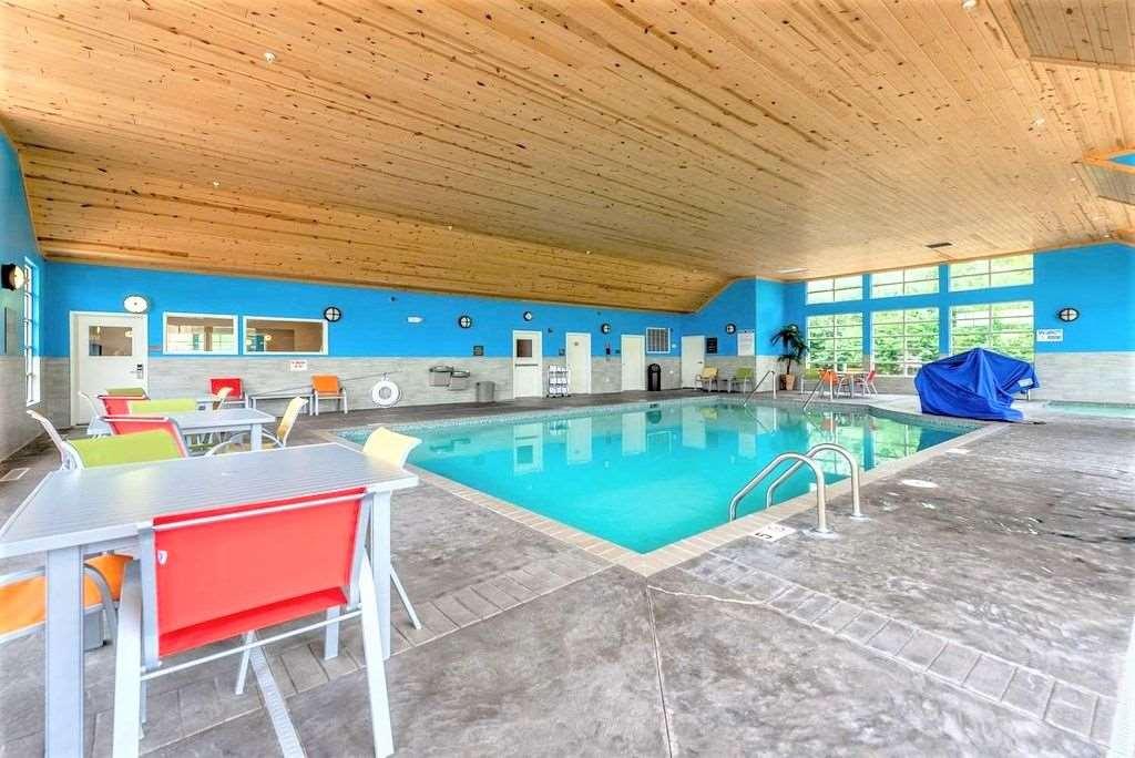 Amerivu Inn And Suites - Chisago City מתקנים תמונה